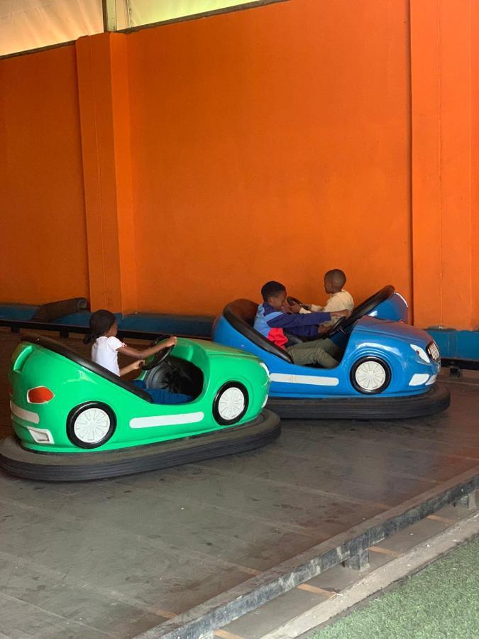 Ten Flags Theme Park Kroondal Bagian luar foto
